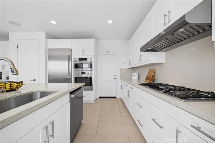 1844 Aliso Canyon Drive, Lake Forest, California 92610