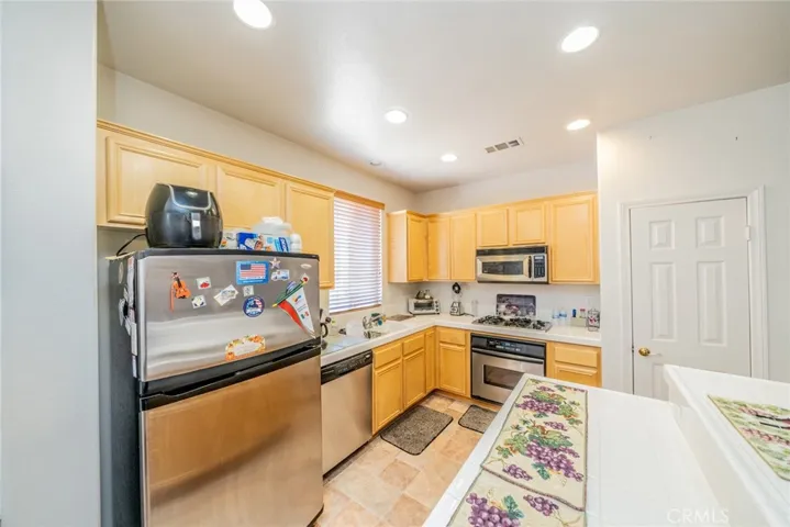 13932 Pinellia Street, Hesperia, California 92344