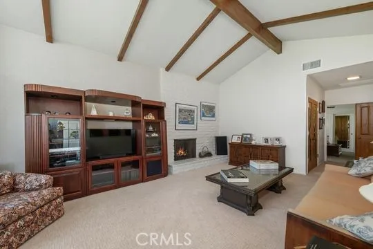 Living room w/fireplace