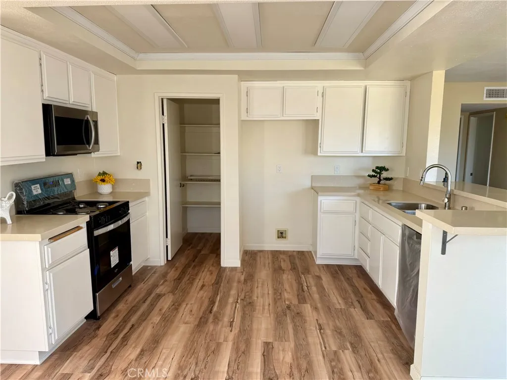 15620 Smoke Tree Street, Hesperia, California 92345 home-pic-11