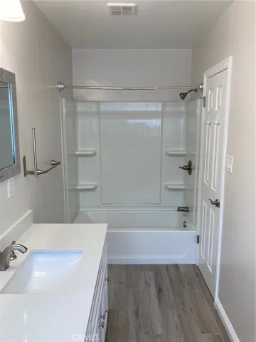 4426 N Lakewood Boulevard, Long Beach, California 90808
