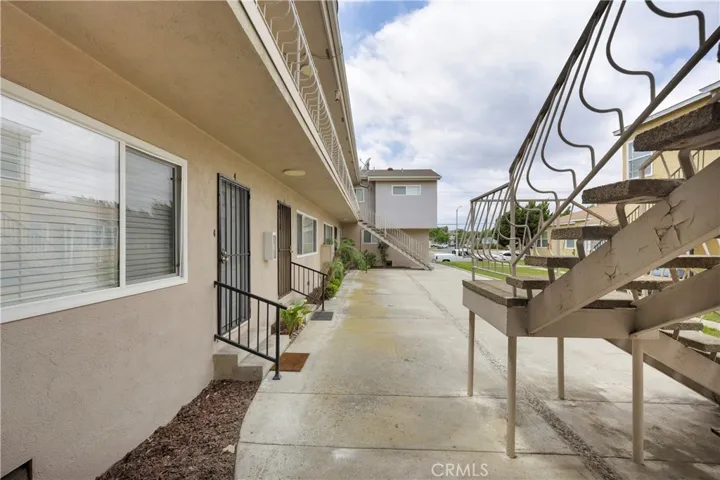 4426 N Lakewood Boulevard, Long Beach, California 90808
