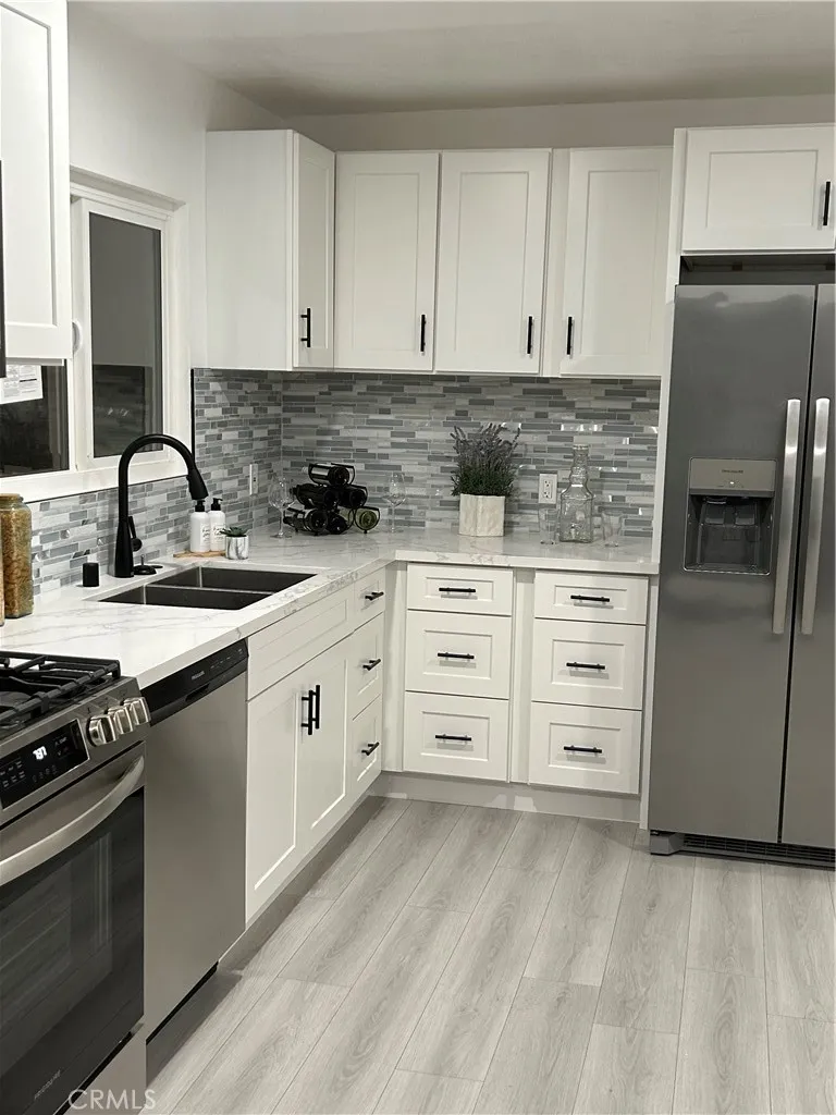 8916 Mettler Avenue, Los Angeles, California 90003 home-pic-0