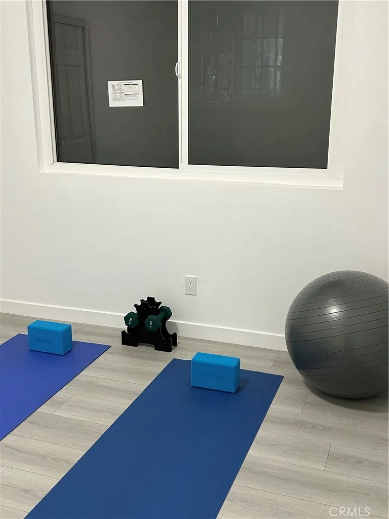 8916 Mettler Avenue, Los Angeles, California 90003 home-pic-1