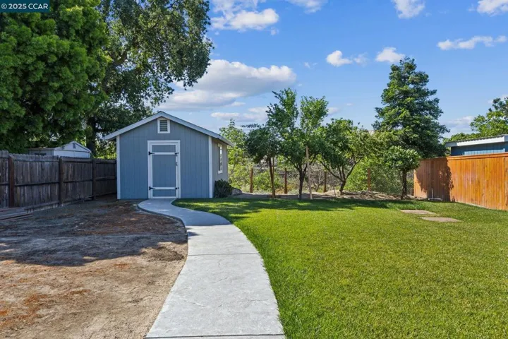 3032 Guernsey Ave, Stockton, California 95205
