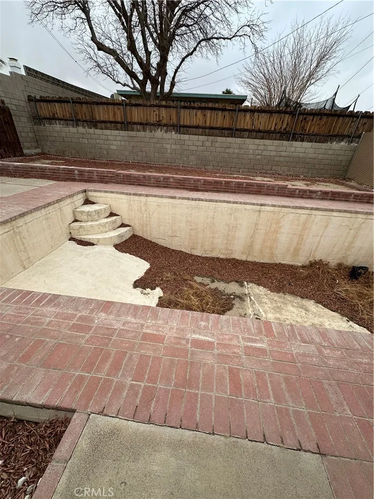 824 S 2nd Avenue, Barstow, California 92311 home-pic-1