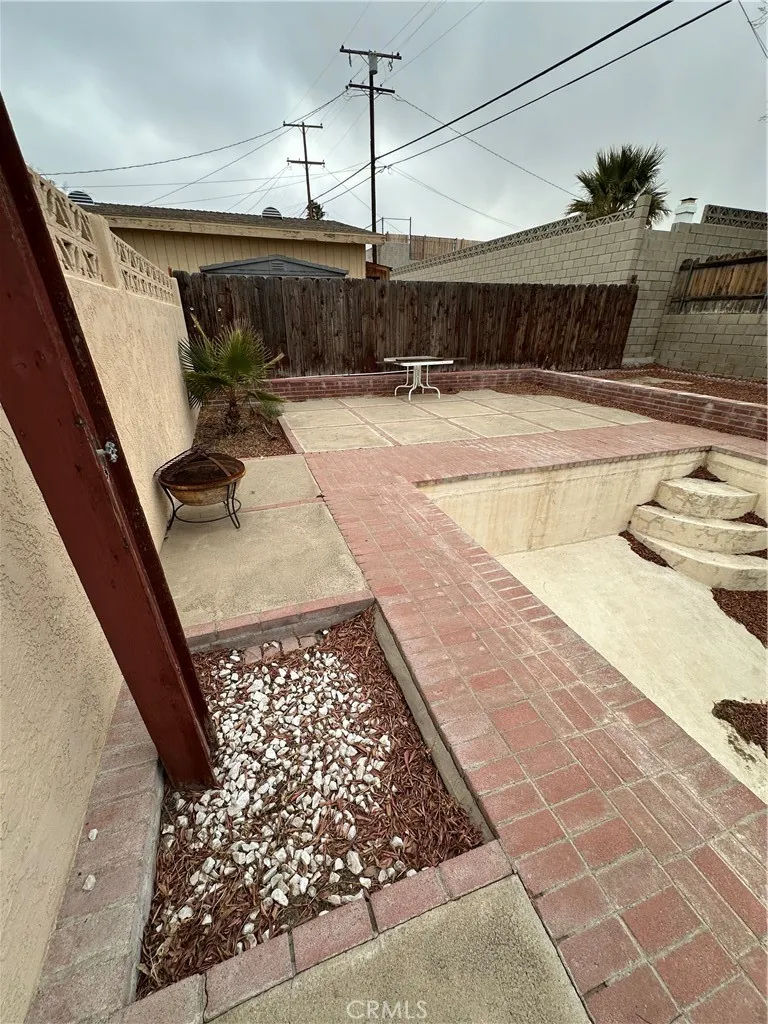 824 S 2nd Avenue, Barstow, California 92311 home-pic-2
