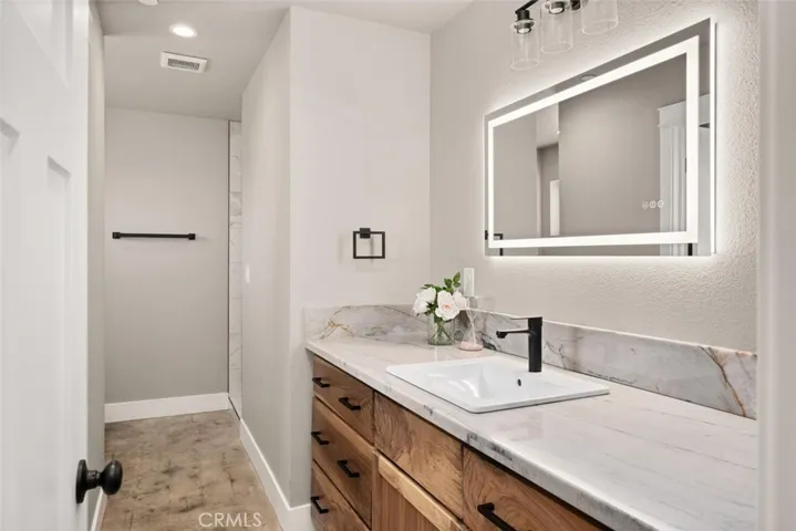 5676 Paradise Avenue, Paradise, California 95969