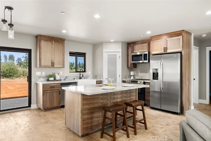 5676 Paradise Avenue, Paradise, California 95969