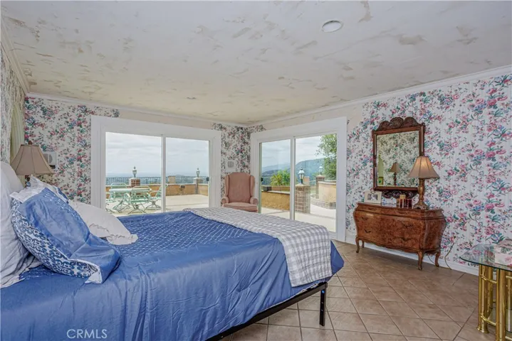 Room refreshed - new pictures coming soon.