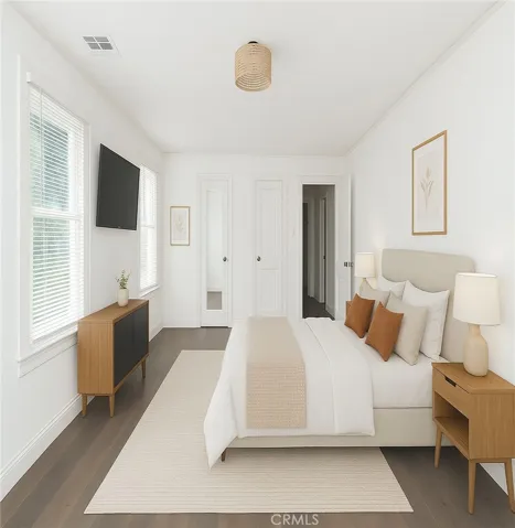 bedroom (virtually staged)