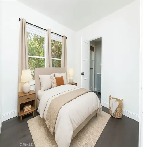 bedroom (virtually staged)