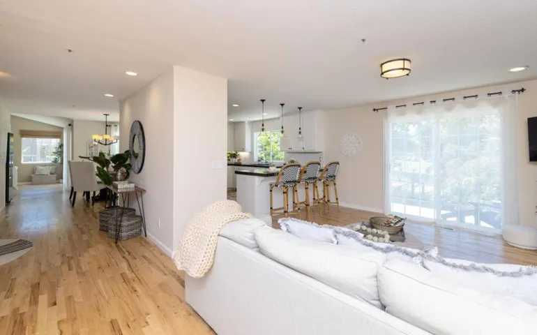 123 Reed Way, Santa Cruz, California 95060