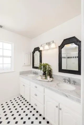 123 Reed Way, Santa Cruz, California 95060