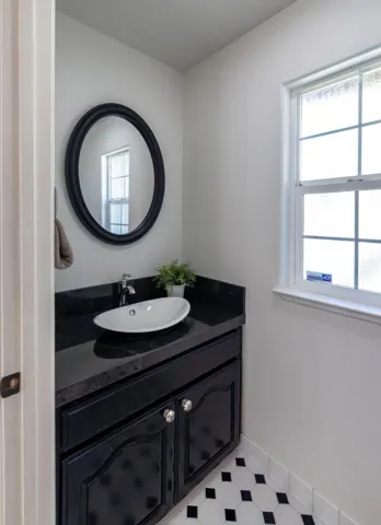 123 Reed Way, Santa Cruz, California 95060