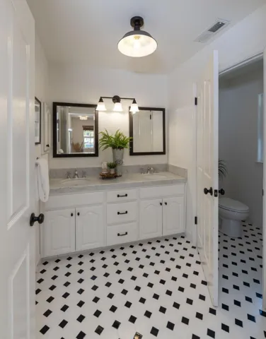 123 Reed Way, Santa Cruz, California 95060