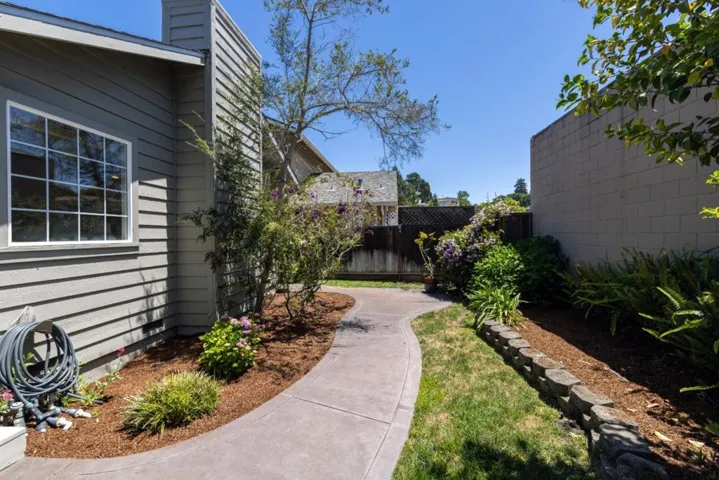 123 Reed Way, Santa Cruz, California 95060