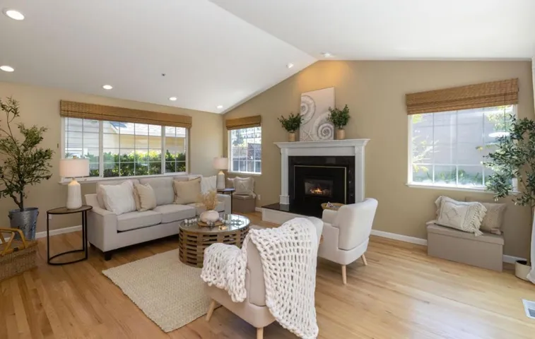 123 Reed Way, Santa Cruz, California 95060