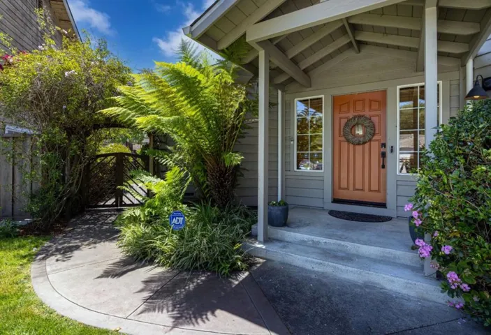 123 Reed Way, Santa Cruz, California 95060