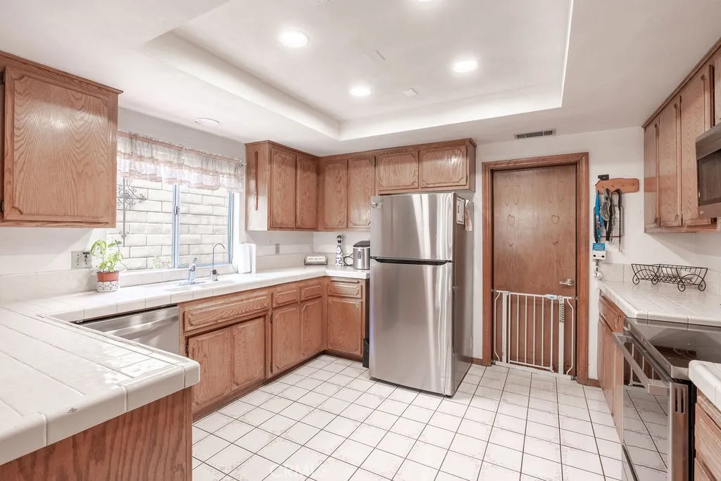 29819 Santa Maria Drive, Canyon Lake, California 92587 home-pic-12