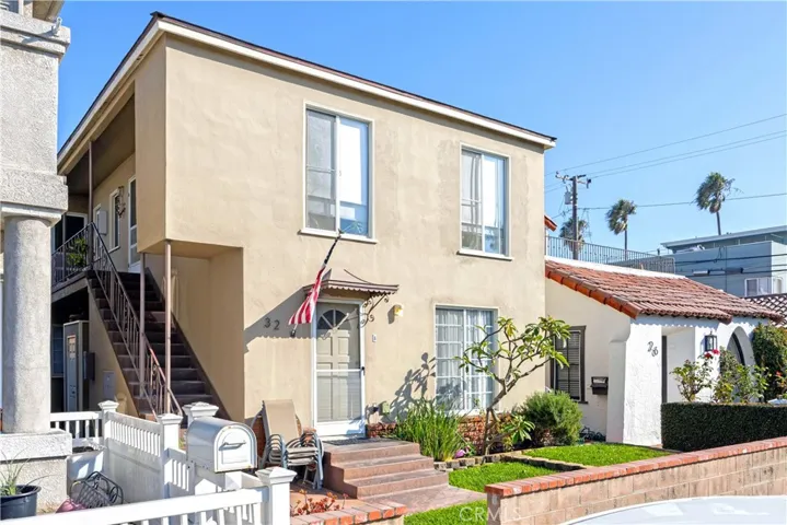 32 La Verne Avenue, Long Beach, California 90803