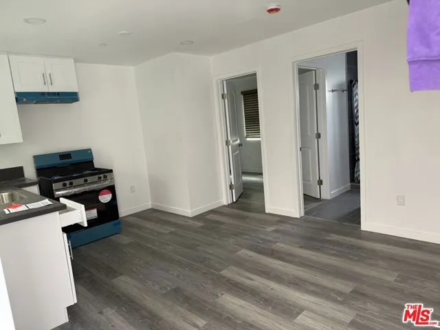 6642 Irvine Avenue, North Hollywood, California 91606