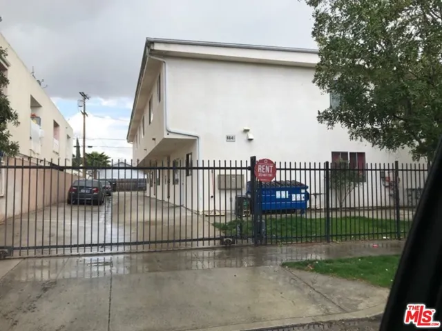 6642 Irvine Avenue, North Hollywood, California 91606