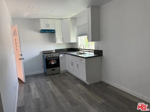 6644 Irvine Avenue, North Hollywood, California 91606