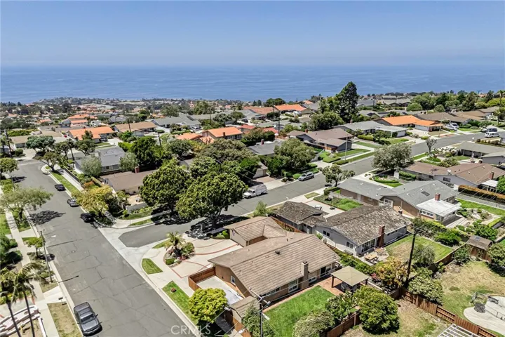 28074 Acana Road, Rancho Palos Verdes, California 90275