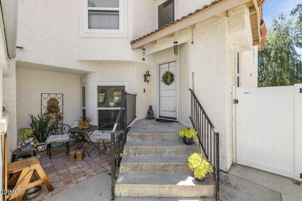 4733 Penrose Avenue, Moorpark, California 93021 home-pic-3