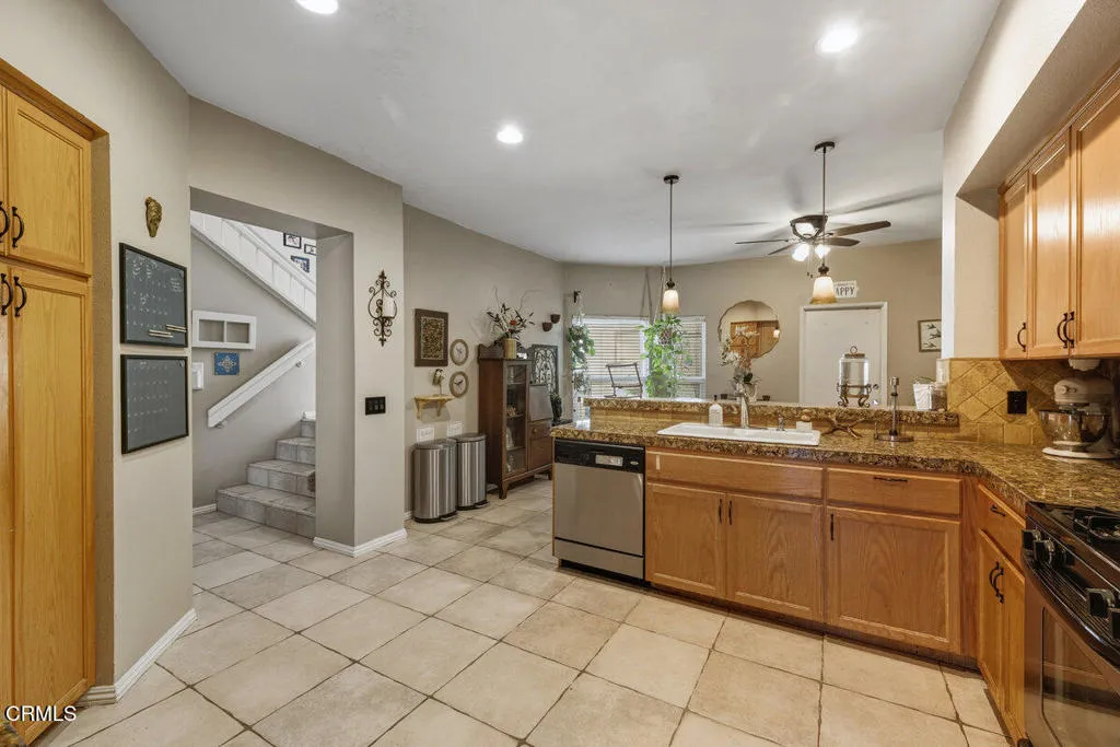 4733 Penrose Avenue, Moorpark, California 93021 home-pic-9
