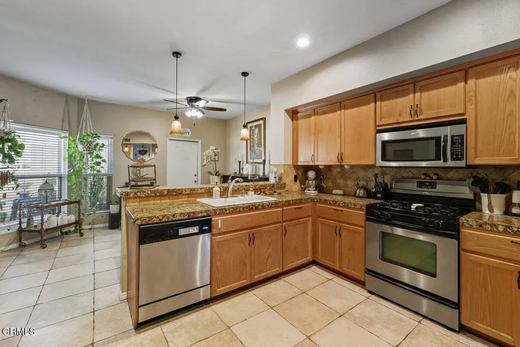 4733 Penrose Avenue, Moorpark, California 93021 home-pic-8