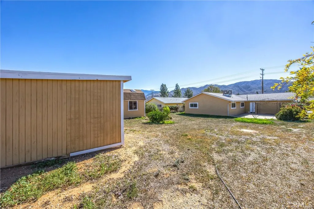 1447 W Westward Avenue, Banning, California 92220 home-pic-28