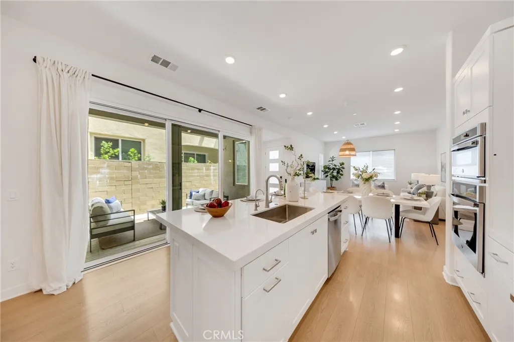 119 Zawn, Irvine, California 92618 home-pic-21