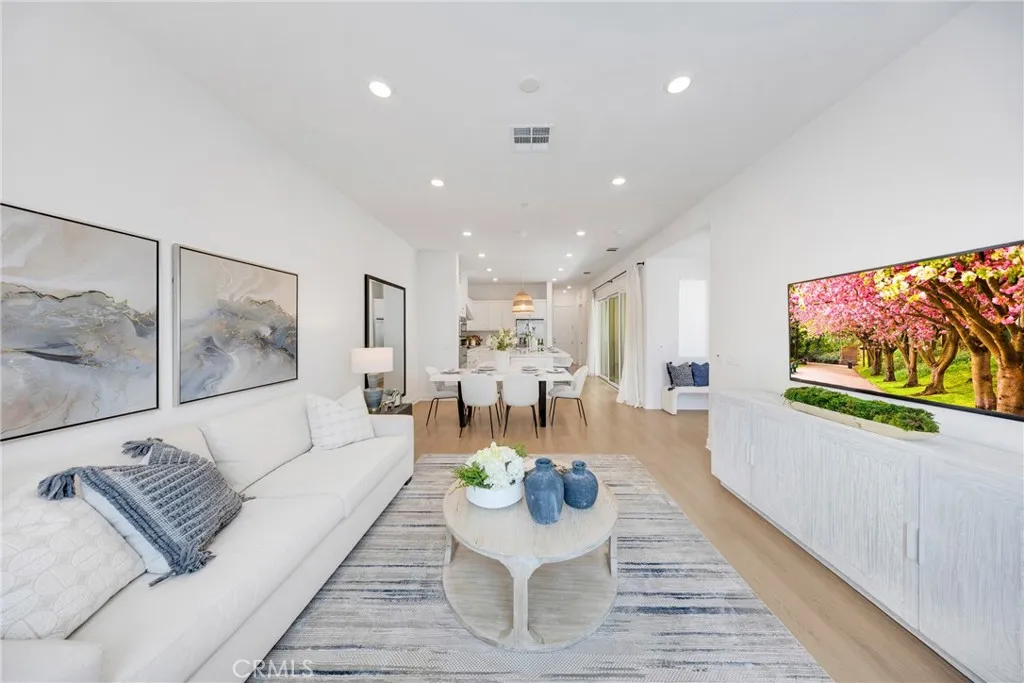 119 Zawn, Irvine, California 92618 home-pic-12