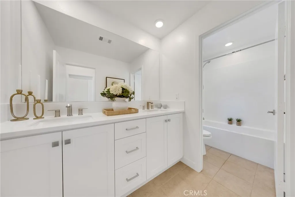 119 Zawn, Irvine, California 92618 home-pic-43