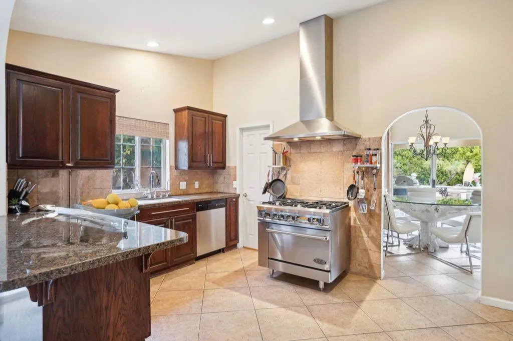 108 Chelsea Circle, Palm Desert, California 92260 home-pic-5