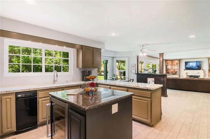 2934 Remy, Burbank, California 91504