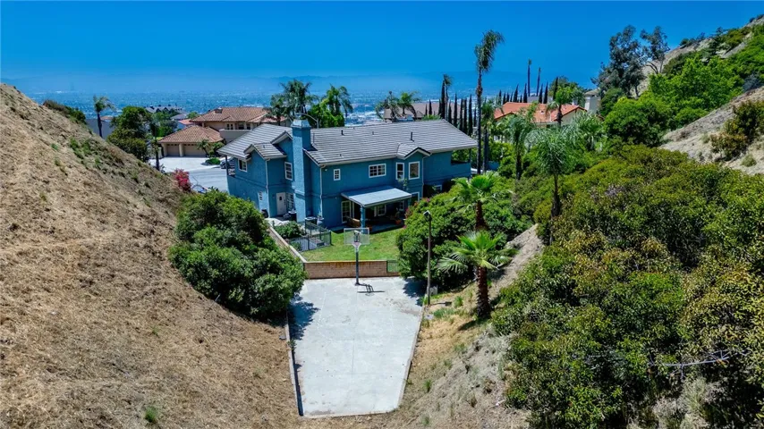 2934 Remy, Burbank, California 91504