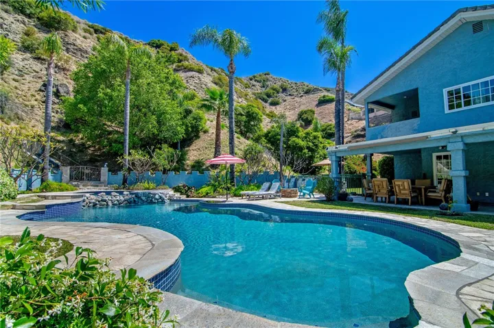 2934 Remy, Burbank, California 91504