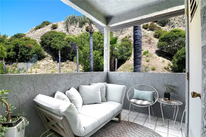 2934 Remy, Burbank, California 91504