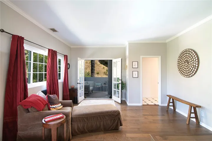 2934 Remy, Burbank, California 91504