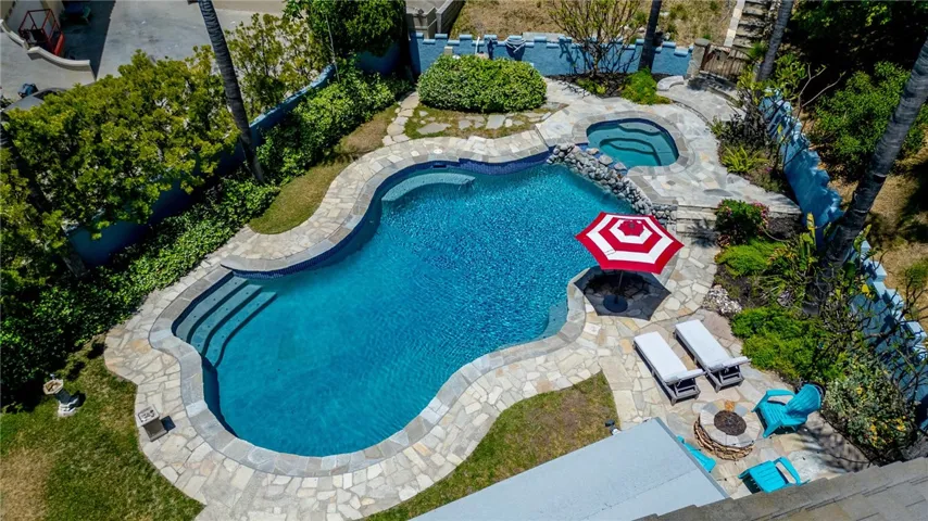 2934 Remy, Burbank, California 91504