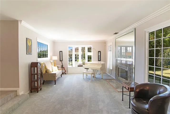 2934 Remy, Burbank, California 91504