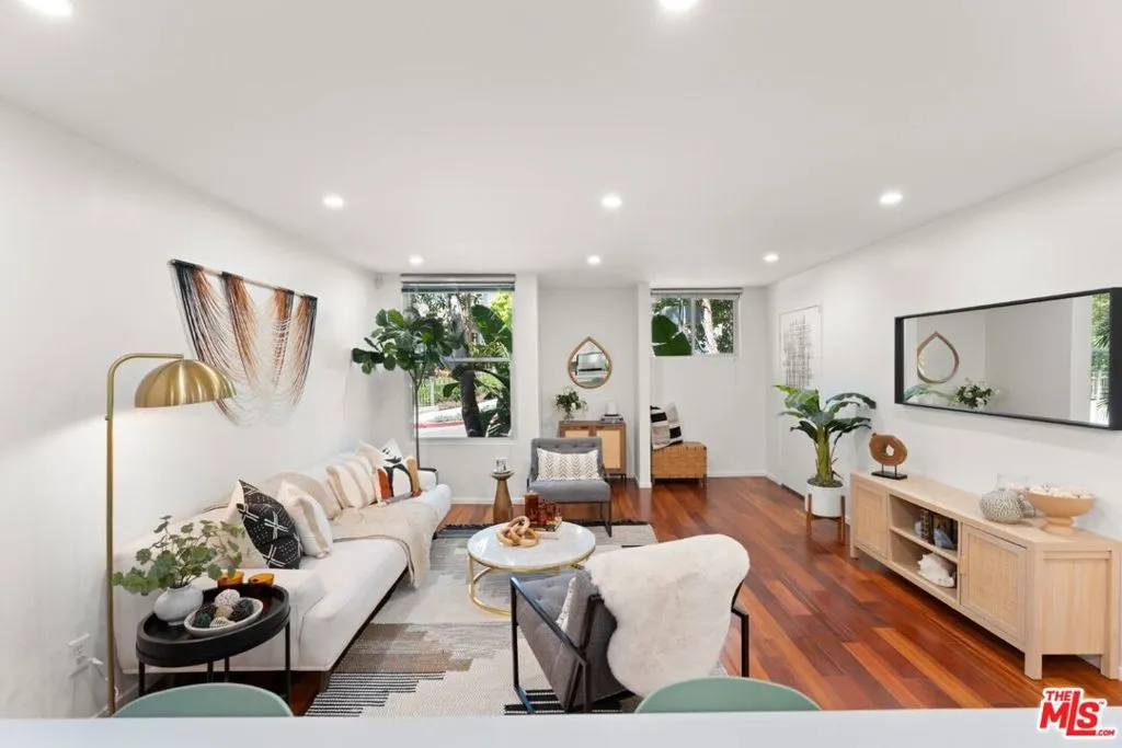 960 Sanborn Avenue 3, Los Angeles, California 90029 home-pic-0