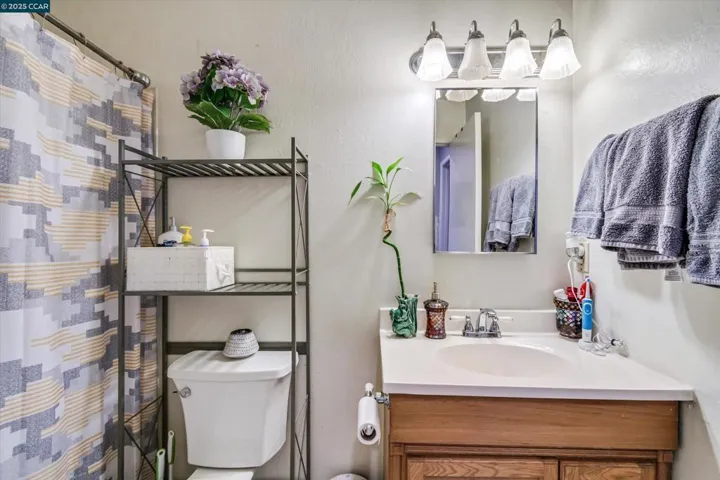8037 Santa Barbara Dr, Rohnert Park, California 94928