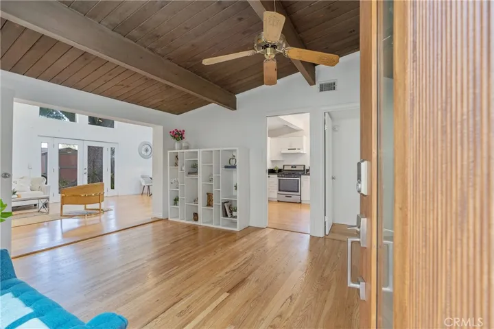 8521 Ranchito Avenue, Panorama City, California 91402
