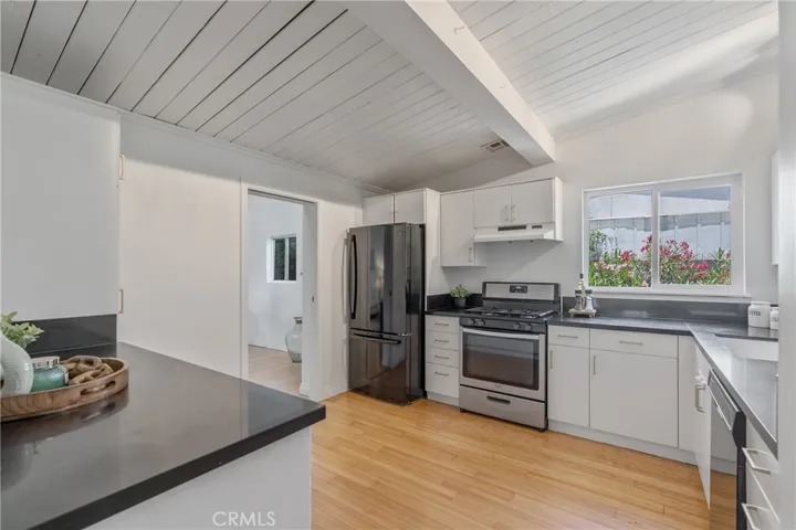 8521 Ranchito Avenue, Panorama City, California 91402