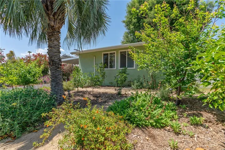 8521 Ranchito Avenue, Panorama City, California 91402
