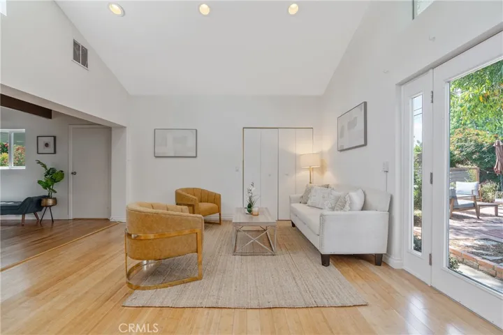 8521 Ranchito Avenue, Panorama City, California 91402